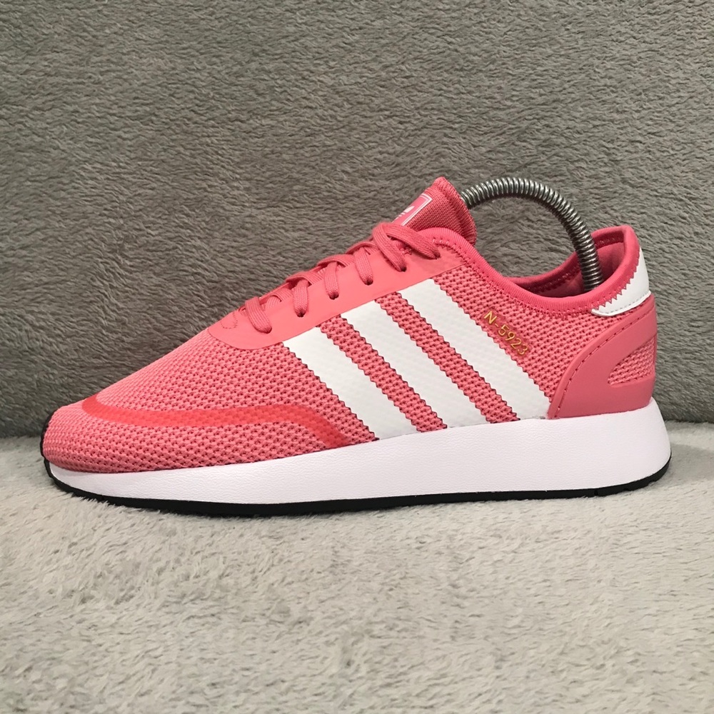 Adidas N-5923 j women size 8.5 néw shoes.